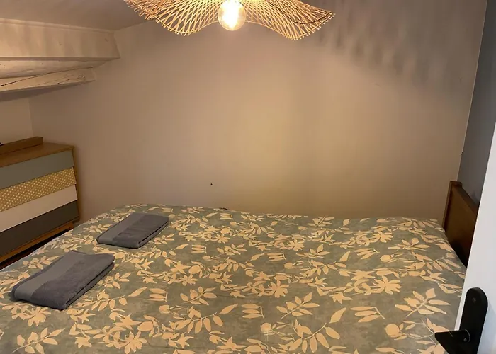 Un Balcon, Au Coeur Du Village